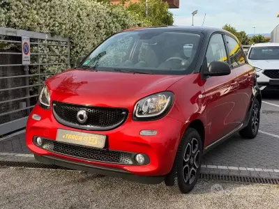 Begagnad Smart ForFour Passion 71 HK (52 kW) 2017 Röd Halvkombi