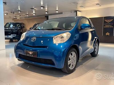 Begagnad Toyota iQ 68 HK (50 kW) 2012 Blå Halvkombi