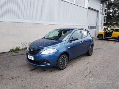 usata Lancia Ypsilon NEW 1.0 firefly hybrid Oro s&s 70cv