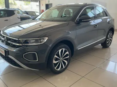 Usata VW T-Roc Style 150 CV (110 kW) 2023 Grigio SUV