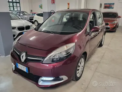 Usata Renault Scenic E-Tech 111 CV (81 kW) 2014 Viola Monovolume