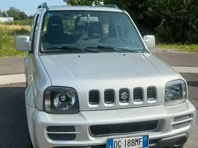 Usata Suzuki Jimny 86 CV (63 kW) 2007 Grigio SUV