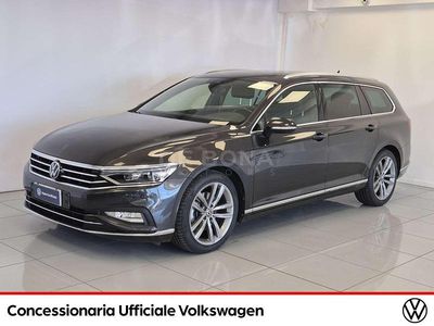 Nero Usata 2023 VW Passat Executive Station wagon | 26.990 € (Molto cara)