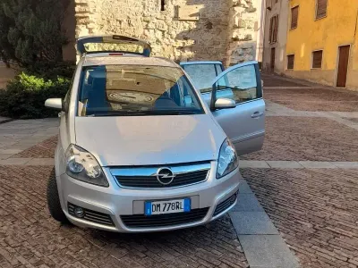 Usata Opel Zafira Cosmo 120 CV (88 kW) 2008 Grigio Monovolume