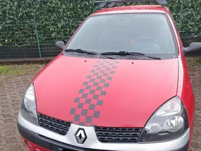 Usata Renault Clio 65 CV (47 kW) 2004 Rosso Utilitaria