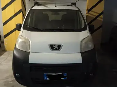 Usata Peugeot Bipper 75 CV (55 kW) 2011 Bianco Monovolume