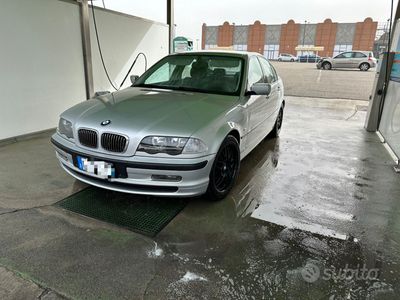 BMW 323