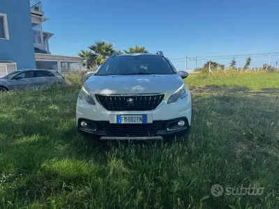 Usata Peugeot 2008 Allure 120 CV (88 kW) 2018 Bianco SUV