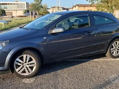 Usata Opel Astra GTC 90 CV (66 kW) 2008 Blu Berlina