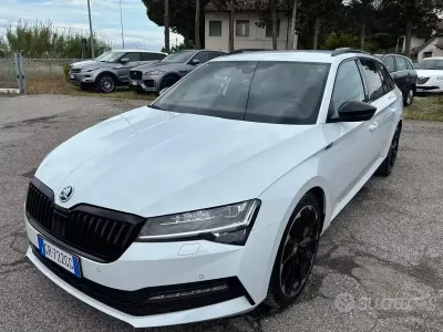 Usata Skoda Superb SportLine 150 CV (110 kW) 2023 Bianco Station wagon