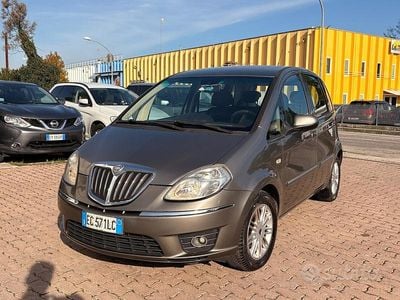 Usata Lancia Musa 90 CV (66 kW) 2010 Giallo Monovolume