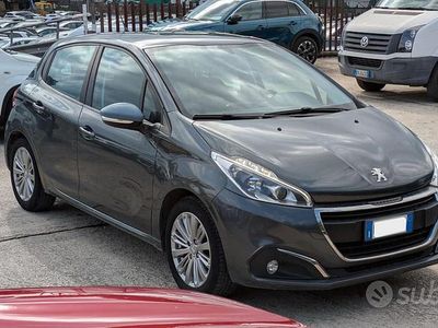Usata Peugeot 208 82 CV (60 kW) 2017 Grigio Utilitaria