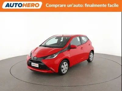 Usata Toyota Aygo X-play 69 CV (50 kW) 2017 Rosso Utilitaria