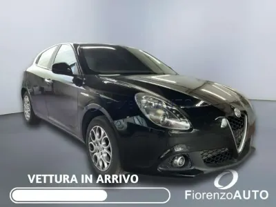 Usata Alfa Romeo Giulietta Distinctive 120 CV (88 kW) 2019 Nero Utilitaria