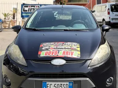 Usata Ford Fiesta 82 CV (60 kW) 2010 Nero Berlina
