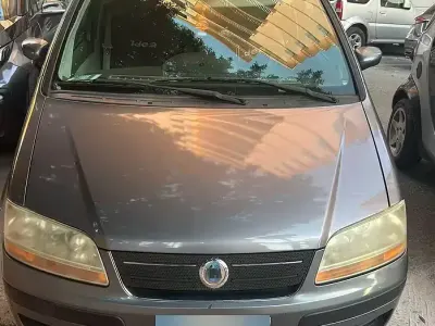 Usata Fiat Idea 69 CV (50 kW) 2004 Grigio Monovolume