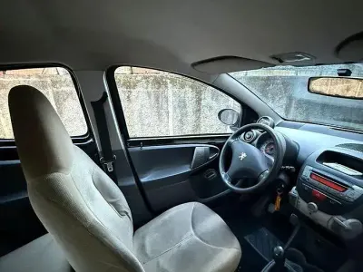 Gebraucht Peugeot 107 68 PS (50 kW) 2006 Schwarz Kleinwagen