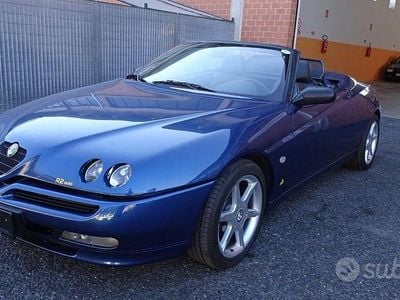 Usata Alfa Romeo Spider 192 CV (141 kW) 1996 Blu Cabrio