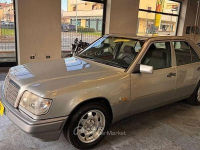 Usata Mercedes E200 136 CV (100 kW) 1993 Berlina