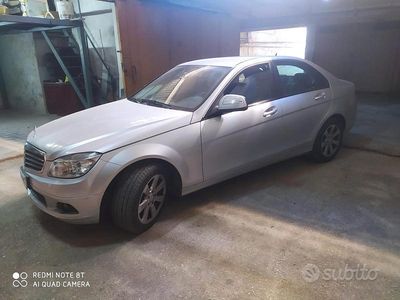 Usata Mercedes C220 170 CV (125 kW) 2008 Grigio Berlina