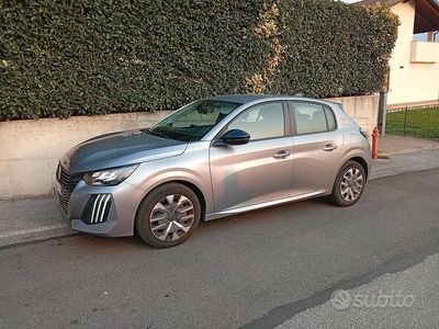 Usata Peugeot 208 101 CV (74 kW) 2024 Grigio Utilitaria