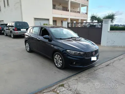 Usata Fiat Tipo Lounge 120 CV (88 kW) 2019 Blu/azzurro Berlina