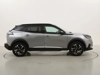Usata Peugeot e-2008 GT 56 kW (77 CV) 2022 Grigiogrigio SUV