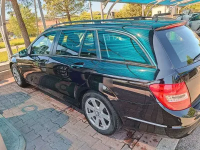 Usata Mercedes C200 Executive 136 CV (100 kW) 2012 Nero Station wagon