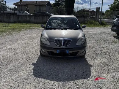Usata Lancia Ypsilon 69 CV (50 kW) 2005 Oro Utilitaria