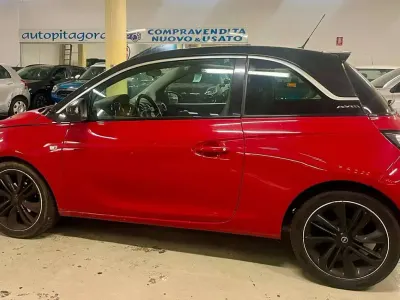 Usata Opel Adam Glam 87 CV (63 kW) 2014 Rosso Utilitaria