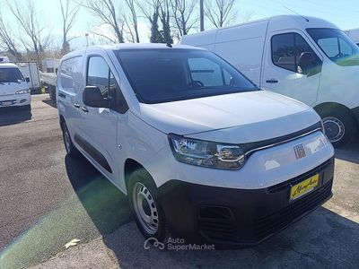 Usata Fiat Doblò 102 CV (75 kW) 2024 Bianco Monovolume