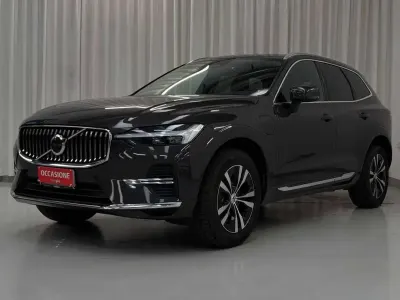Usata Volvo XC60 Core 253 CV (186 kW) 2023 Platinum grey metallizzato SUV