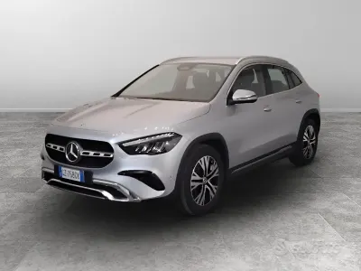 Käytetty Mercedes GLA180 Advanced 116 HP (85 kW) 2025 Hopea Katumaasturi