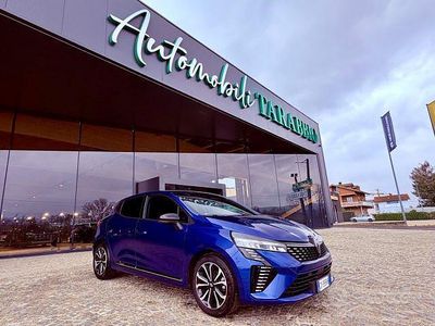 Usata Renault Clio V Techno 90 CV (66 kW) 2025 Blu Berlina