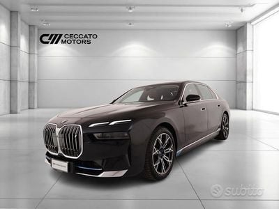 Usata BMW i7 400 kW (544 CV) 2025 Nero Berlina