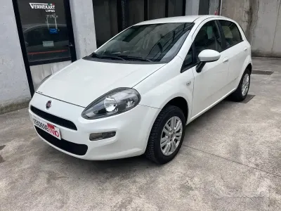 Usata Fiat Grande Punto 69 CV (50 kW) 2012 Bianco Utilitaria