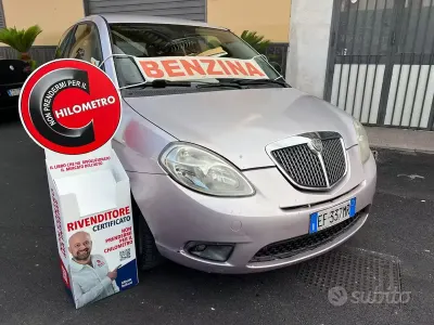 Usata Lancia Ypsilon 60 CV (44 kW) 2010 Viola Utilitaria