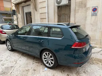 Usata VW Golf VII 150 CV (110 kW) 2018 Verde Station wagon