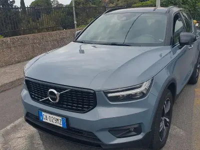 Usata Volvo XC40 R-Design 150 CV (110 kW) 2020 Grigio SUV