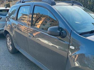 Usata Dacia Duster Lauréate 110 CV (80 kW) 2016 Grigio SUV