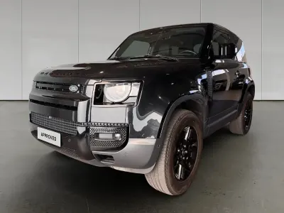 Usata Land Rover Defender SE 200 CV (147 kW) 2023 Santorini black SUV