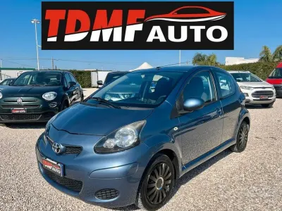 Usata Toyota Aygo 68 CV (50 kW) 2009 Blu Utilitaria