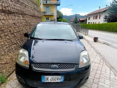 Usata Ford Fiesta Ghia 68 CV (50 kW) 2008 Nero Utilitaria