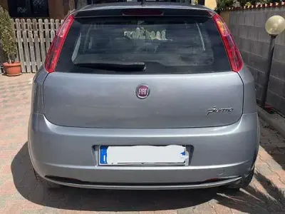 Usata Fiat Grande Punto Active 65 CV (47 kW) 2010 Argento Utilitaria