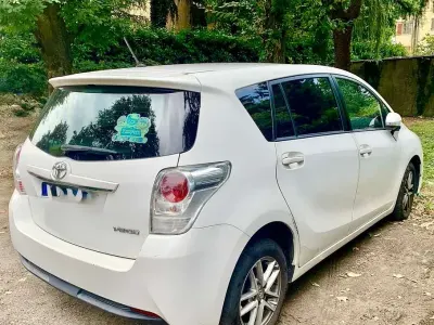 Gebraucht Toyota Verso Active 111 PS (81 kW) 2016 Weiß Van / Kleinbus