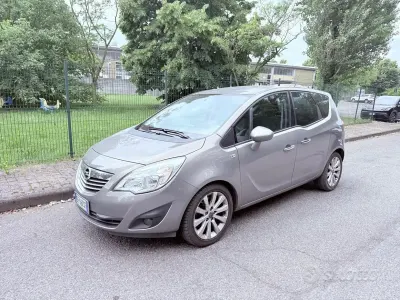 Usata Opel Meriva 110 CV (80 kW) 2011 Monovolume