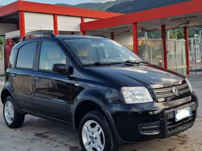 Usata Fiat Panda 4x4 69 CV (50 kW) 2007 Nero Utilitaria