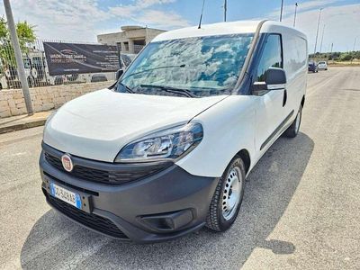 Usata Fiat Doblò 105 CV (77 kW) 2021 Bianco Monovolume