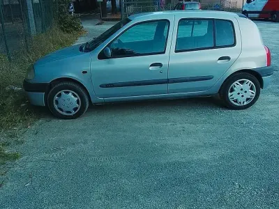 Usata Renault Clio 58 CV (42 kW) 2002 Blu Berlina