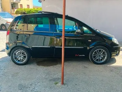 Usata Lancia Musa 120 CV (88 kW) 2008 Nero Monovolume